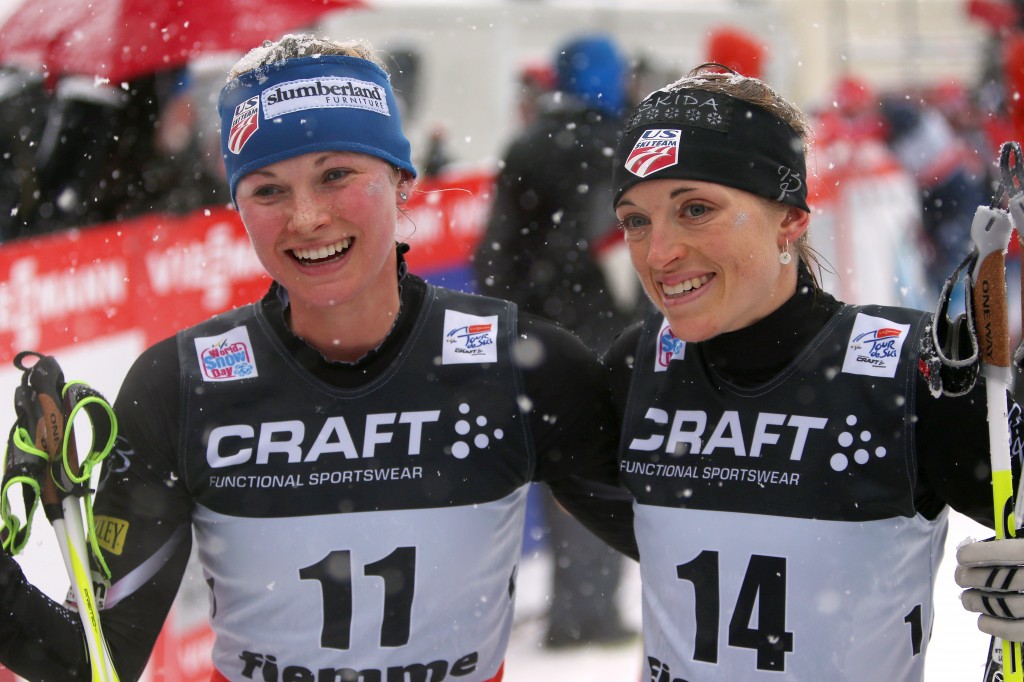 Jessie Diggins (left) and Liz Stephen (right) following the Tour de Ski (GEPA/Andreas Pranter)